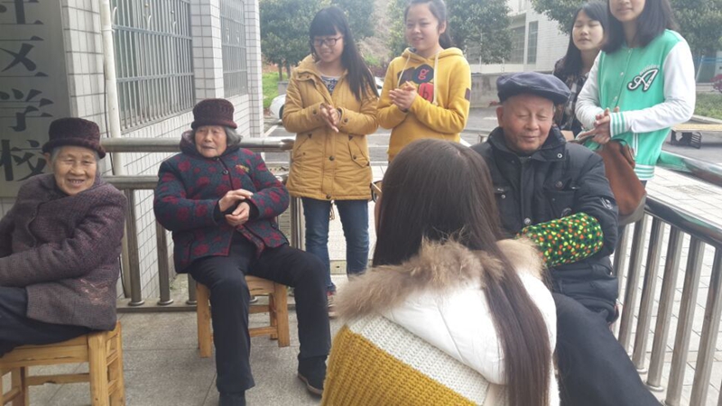 ok138太阳集团开展关爱敬老院老人活动